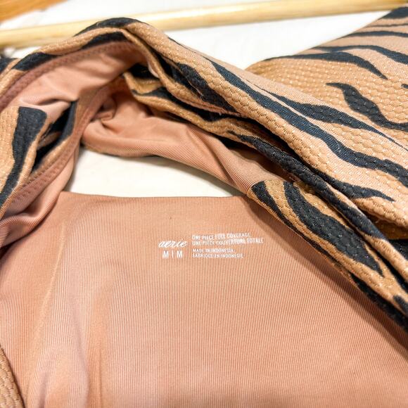 Aerie Tiger Animal Print Stripe Wrap One-Piece Swimsuit Tan Black Size M EUC - Picture 6 of 8